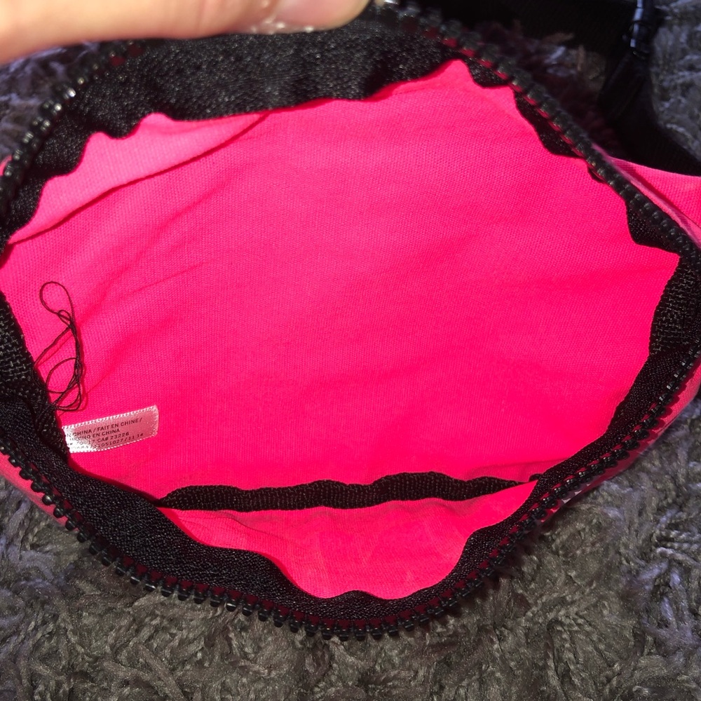 Victoria’s Secret PINK Fanny Pack - Picture 6 of 7